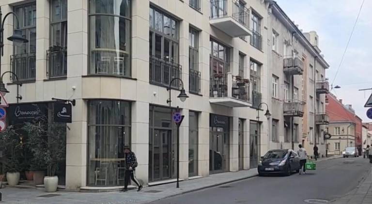HaPPy Inn ArkA the heart of Old Town, Self-Check-in, A-C, Car-Parking, Balkony — photo 5