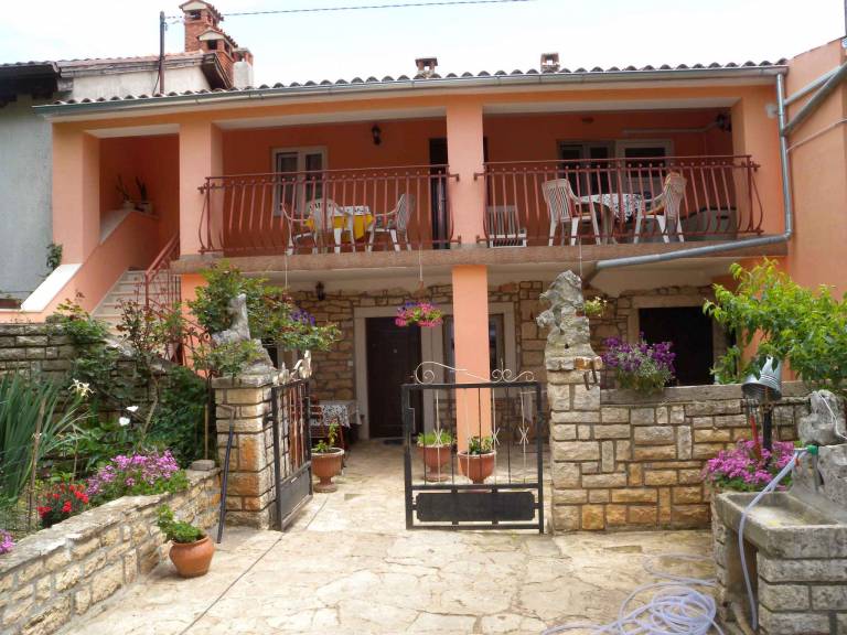 Holiday apartment in a quiet location — photo 2