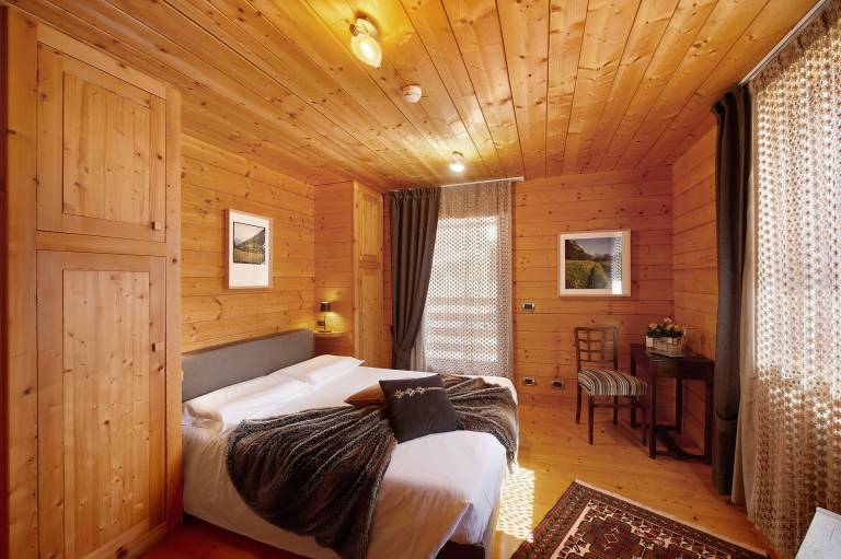 Dedicated room with yard, fast internet & sauna | Mountain view | Good for workation in Aosta