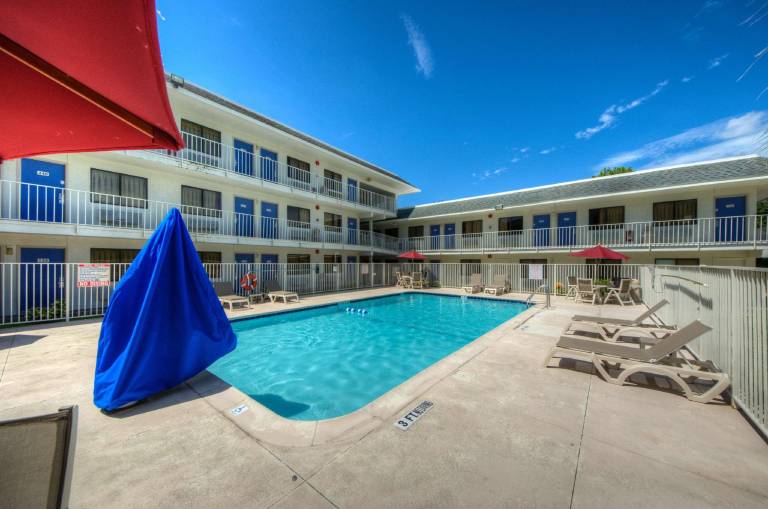 Motel 6 Bradenton, FL — photo 4