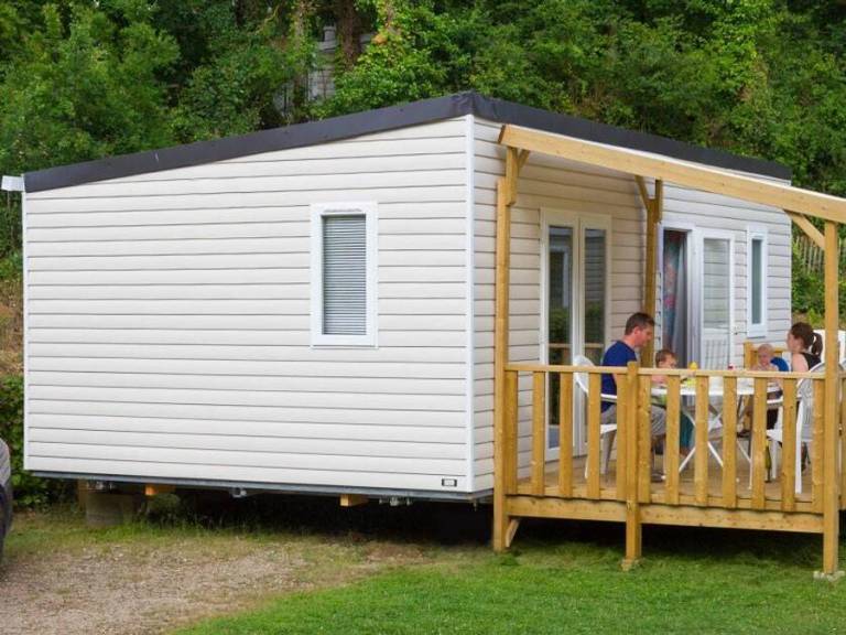 Mobile home with patio — photo 4