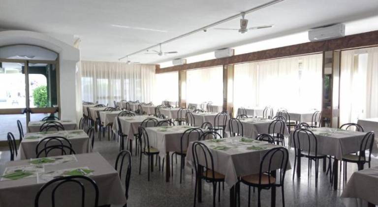Hotel Meeting — photo 2