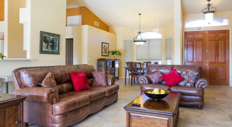 Spacious golf course house with pool heater, spa — photo 2
