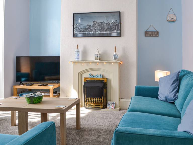 Family-oriented nice cottage with garden | River view | Pets are welcome in Bridlington