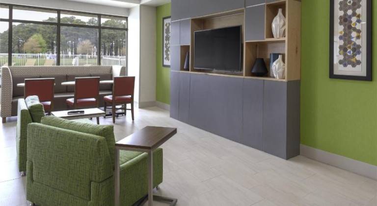 Holiday Inn Express Myrtle Beach-Broadway at the Beach By IHG — photo 3