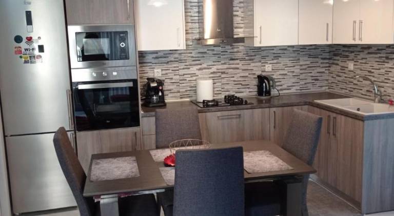 Apartment with patio | Good for workation — photo 4