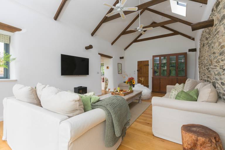 Family-oriented charming cottage with patio, garden & barbeque | Beach view | Dogs allowed — photo 5