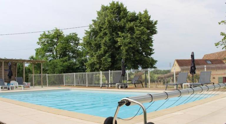 Vacation home with pool — photo 5