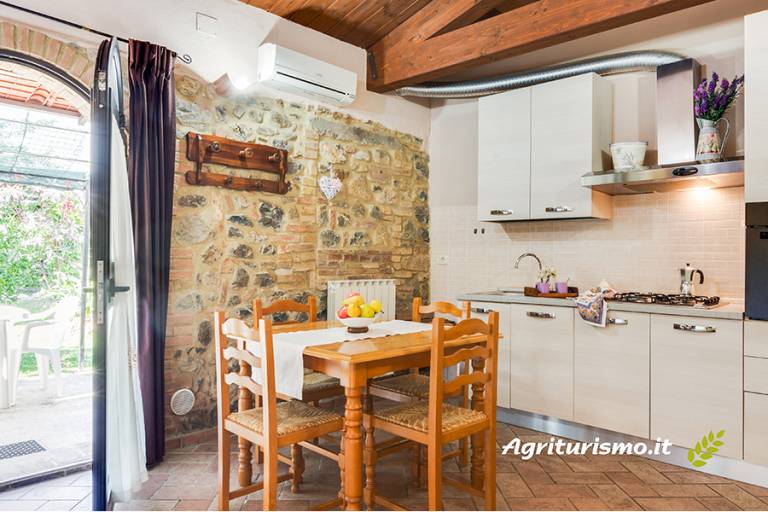 AGRITURISMO LA PORCARECCIA: GLICINE bilocale per una romantica vacanza in coppia — photo 4