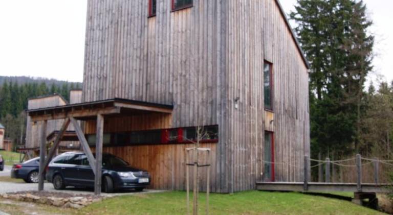 Chalet with pool & jacuzzi in Harrachov