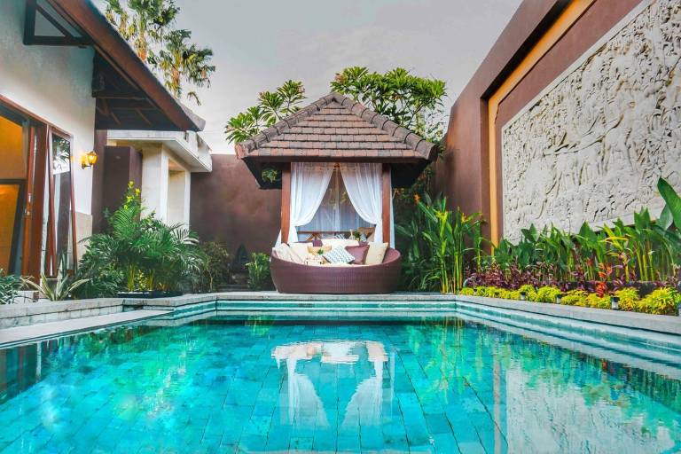 Villa with garden & private pool in Kuta