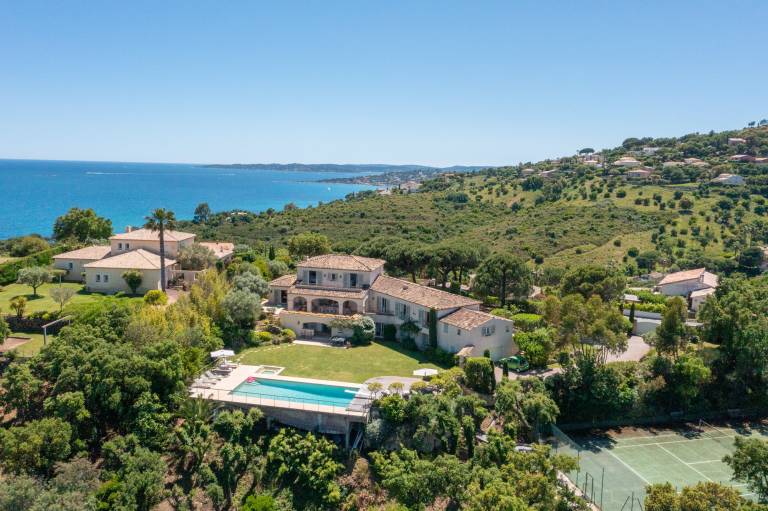 Villa with patio, yard & grill | Dogs allowed in Sainte-Maxime