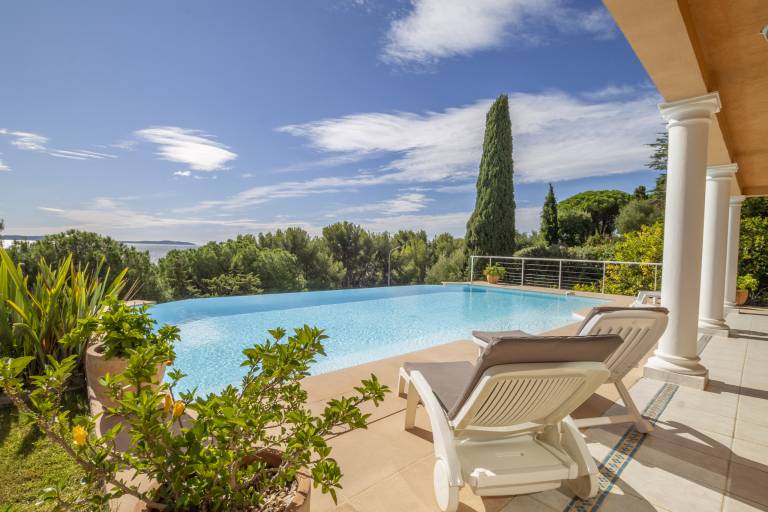 Villa with terrace, yard & private pool — photo 5