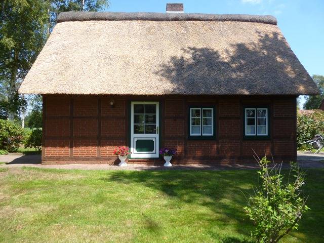 Vacation home with patio, barbeque & garden | Dogs allowed in Stade