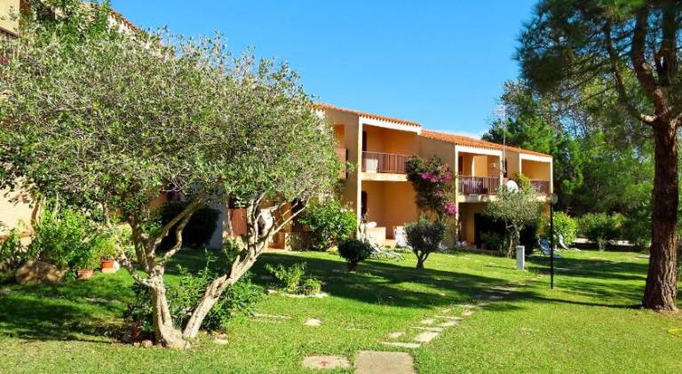 Rental apartment with 2 rooms for 5 persons in Arzachena