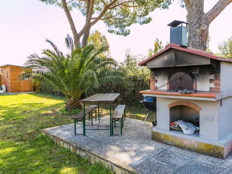 House with terrace, barbeque & pool | Nature view — photo 5