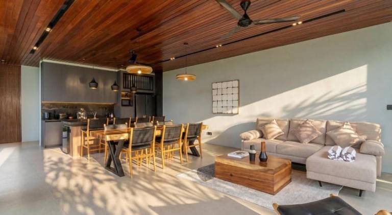 Villa with pool — photo 3