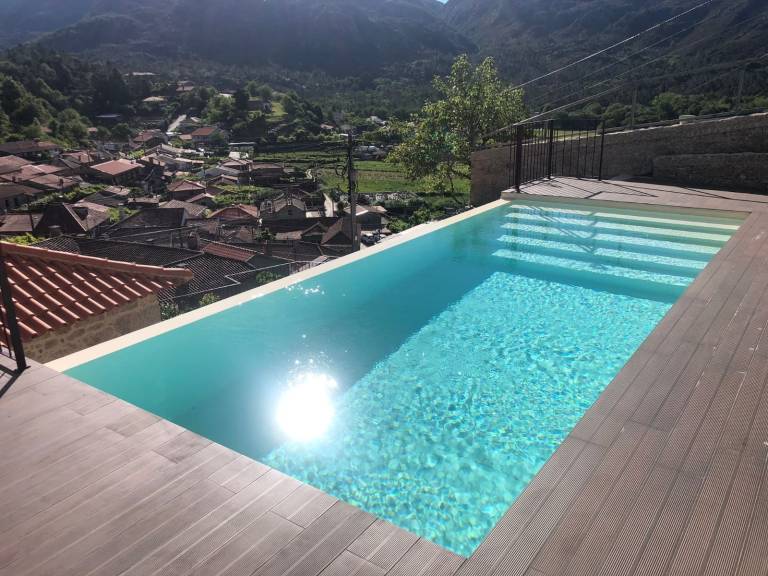 Vacation home with pool, fast internet & terrace | Mountain view | Pets allowed in Braga