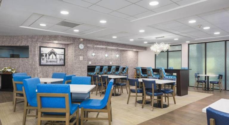 La Quinta Inn & Suites by Wyndham Clarksville — photo 5
