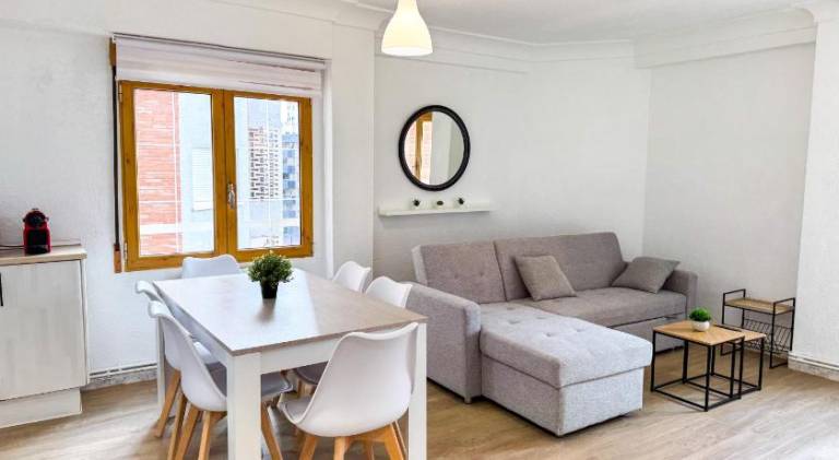 Holiday apartment with patio | Near Aljafería in Zaragoza