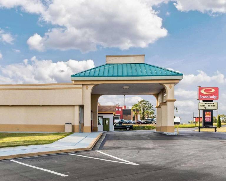 Econo Lodge Calhoun South in Calhoun, GA