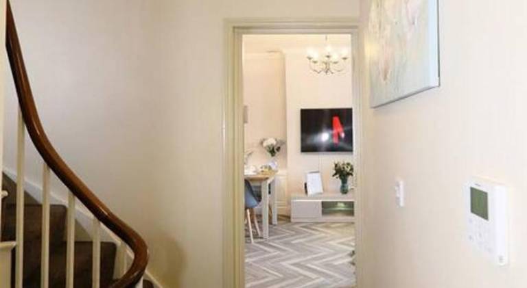 Apartment with patio — photo 4