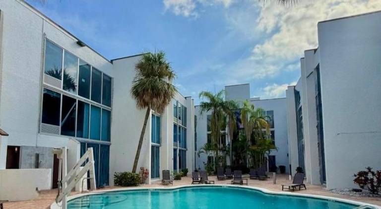 Tropical Palms Hotel — photo 2