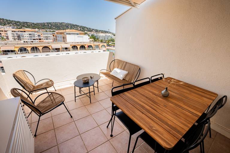 Fully equipped rental apartment with patio & garden | Next to the beach | Dogs allowed — photo 2