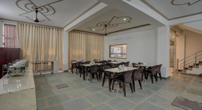 Hotel Dolphin at Delhi Airport — photo 4