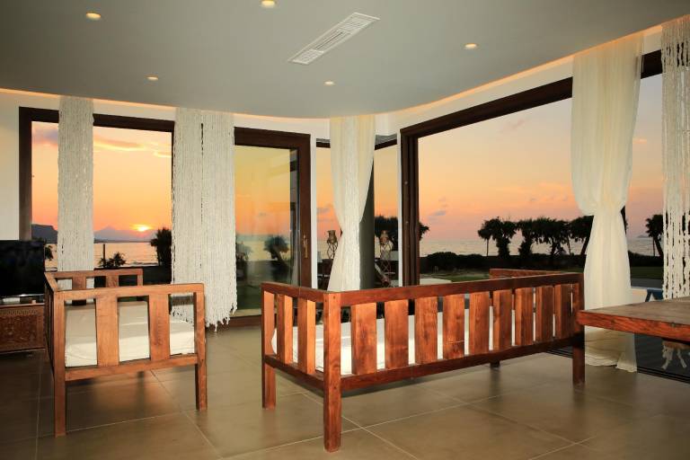 Kouvohori Villas 6 Bedroom Seafront Hot Tub & Pool — photo 3
