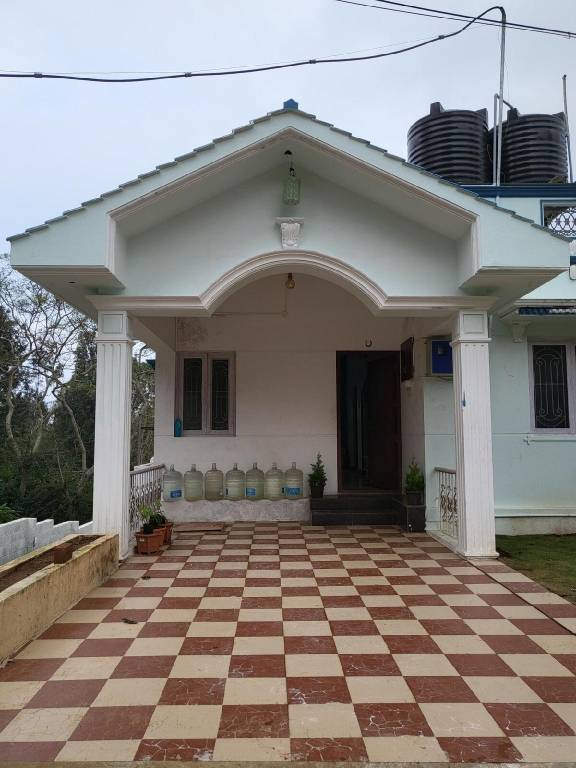 Villa with garden — photo 4