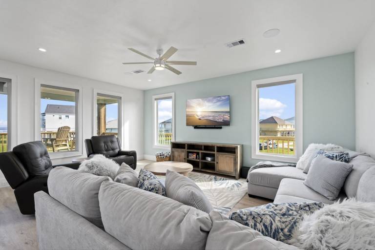 Vacation home with BBQ | Beach view | Pet-friendly — photo 5