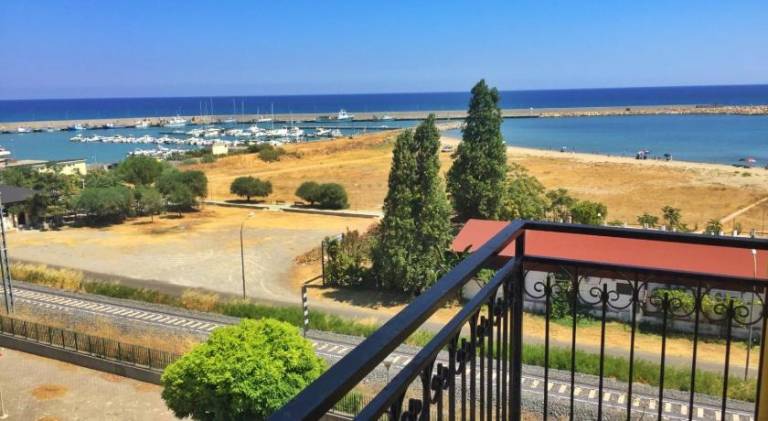 Holiday apartment with 2 rooms for 4 persons in Cariati