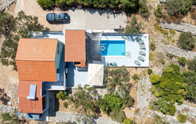 Villa with private pool, yard & BBQ — photo 2
