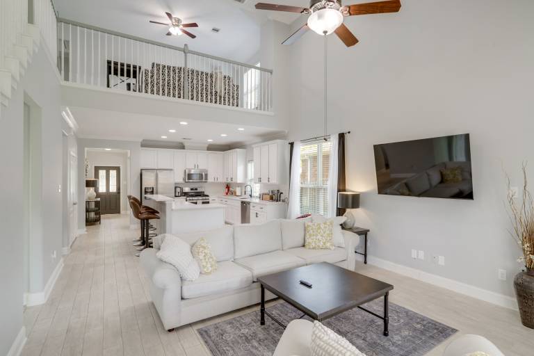 Peaceful Setting: The Woodlands Creekside Retreat in The Woodlands, TX