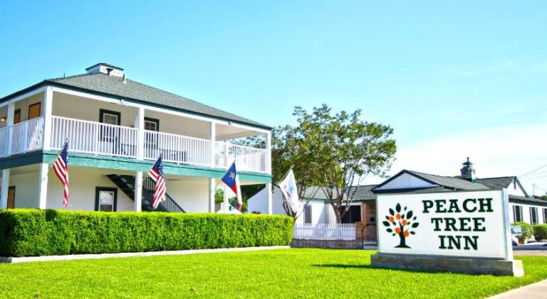 Peach Tree Inn & Suites in Fredericksburg, TX