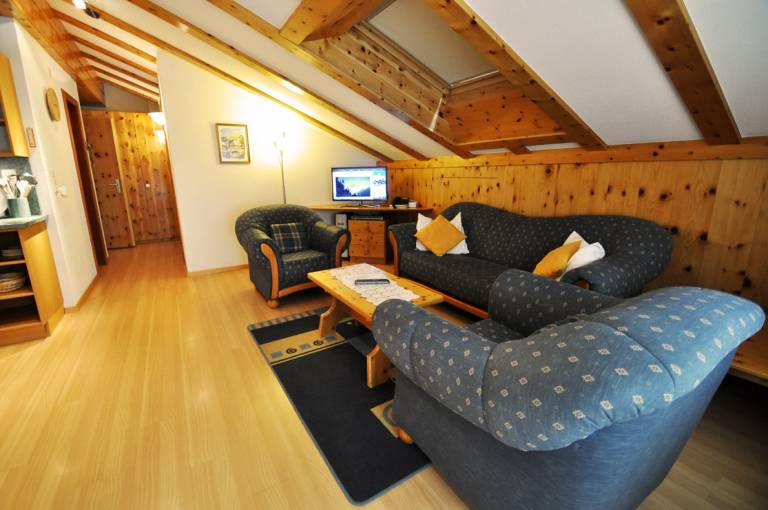 Family-oriented beautiful apartment | Mountain view | Ski nearby | Pets allowed — photo 5