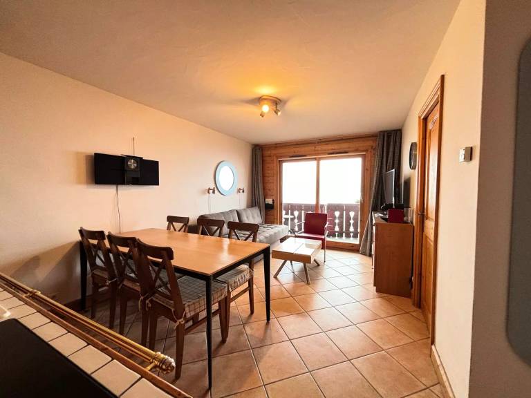 Holiday apartment with 1 room for 5 persons in Les Belleville