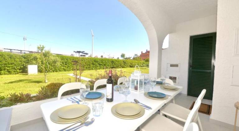 Fully equipped beautiful villa with grill, patio & yard | Dogs allowed — photo 5