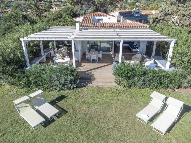 House with yard, terrace & grill — photo 4