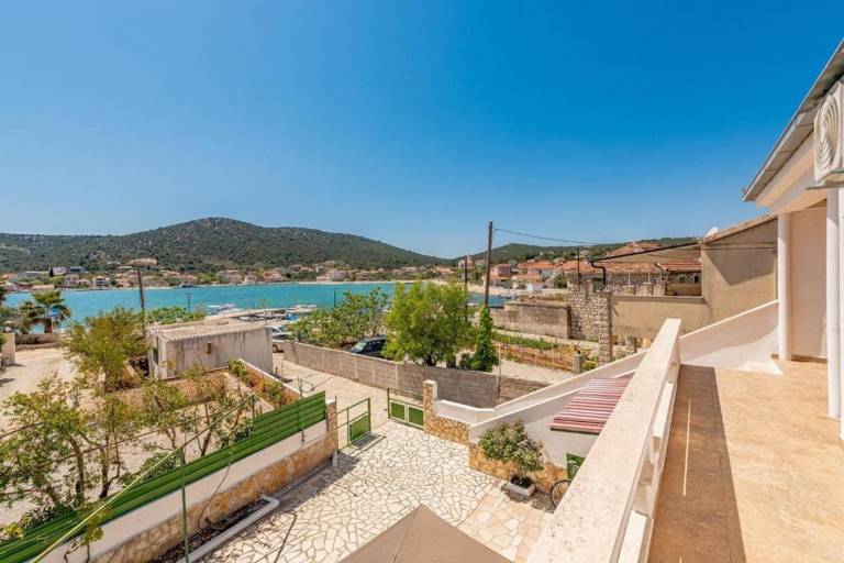 Ferienhaus in Vinišće, Kroatien für max. 8 Personen Ferienhaus in Vinišće, Kroatien für max. 8 Personen