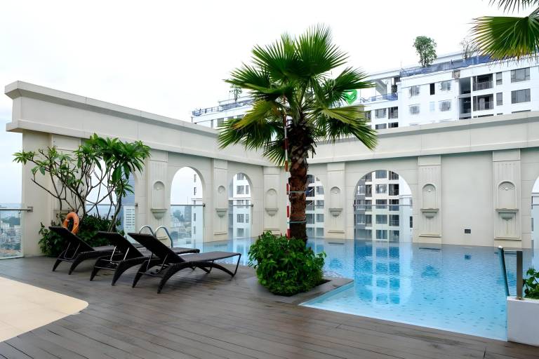 Beautiful apartment with pool, barbecue & yard | Near Bến Thành Market | Perfect for remote work | Pet-friendly in Ho Chi Minh City