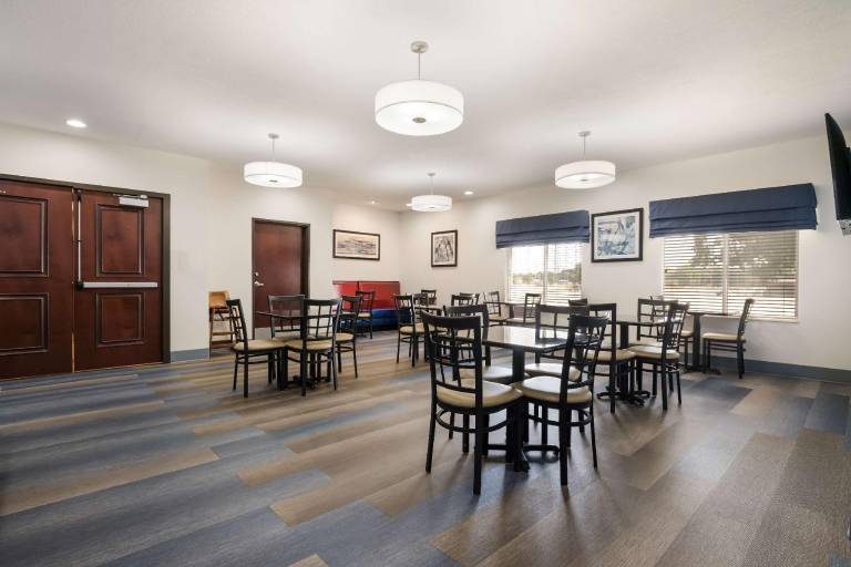 Best Western Coffeyville Central Business District Inn and Suites — photo 4