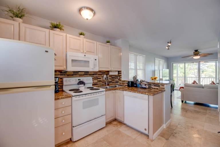 Fully equipped pleasant vacation home with pool | Next to Key West Tropical Forest & Botanical Garden | Dogs allowed — photo 4