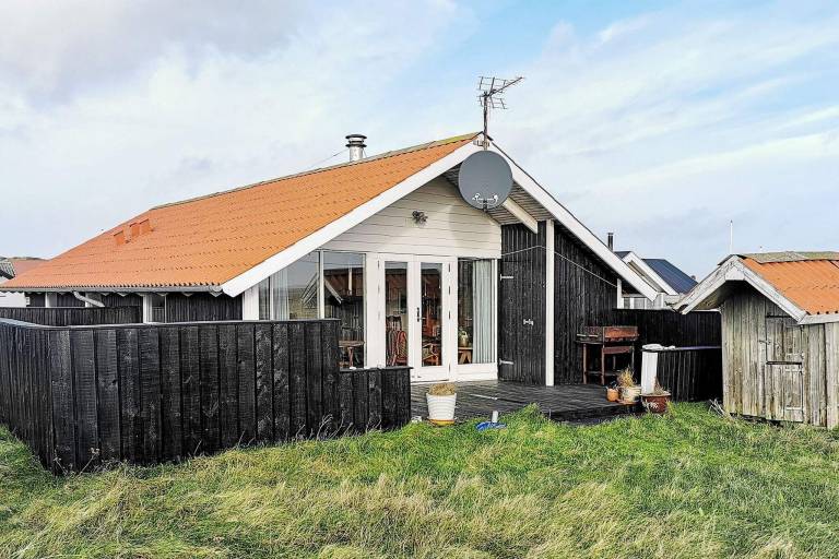 Vacation home with grill, patio & sauna — photo 2