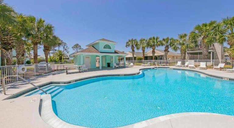 PALM COVE VACATION HOME- One level, Community pool, Pet Friendly — photo 2