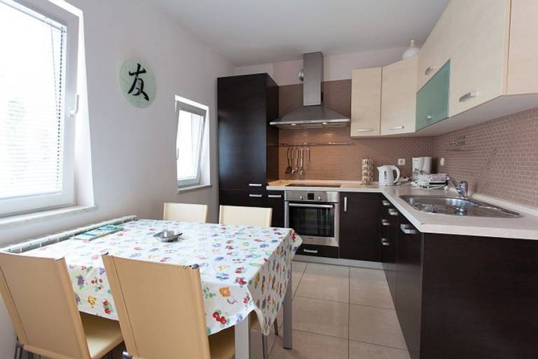 Holiday apartment with barbeque & terrace — photo 3