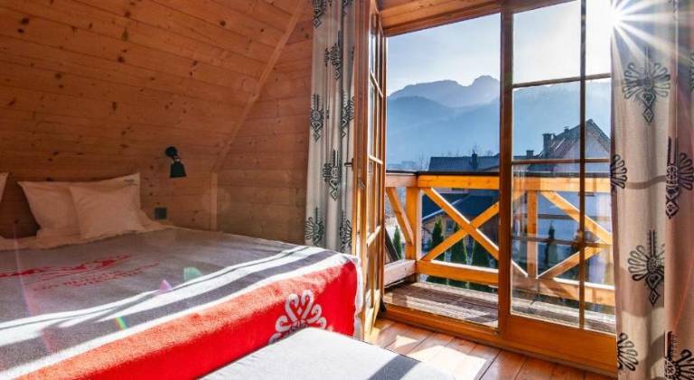 Chalet with garden, jacuzzi & barbeque — photo 2
