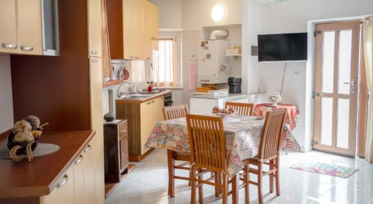 CASA VACANZE nel centro storico con vista sul borgo, terrazzo, cucina, garage — photo 4