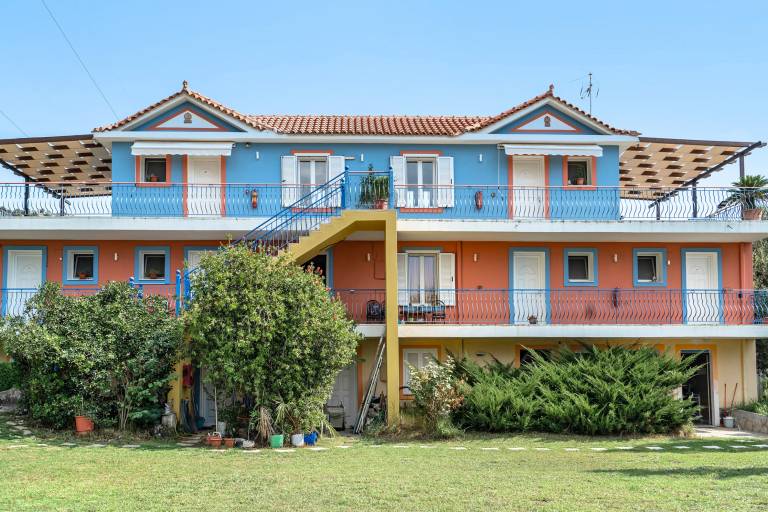 Pet-Friendly Apartment "Spyros apartment" with Mountain View — photo 2